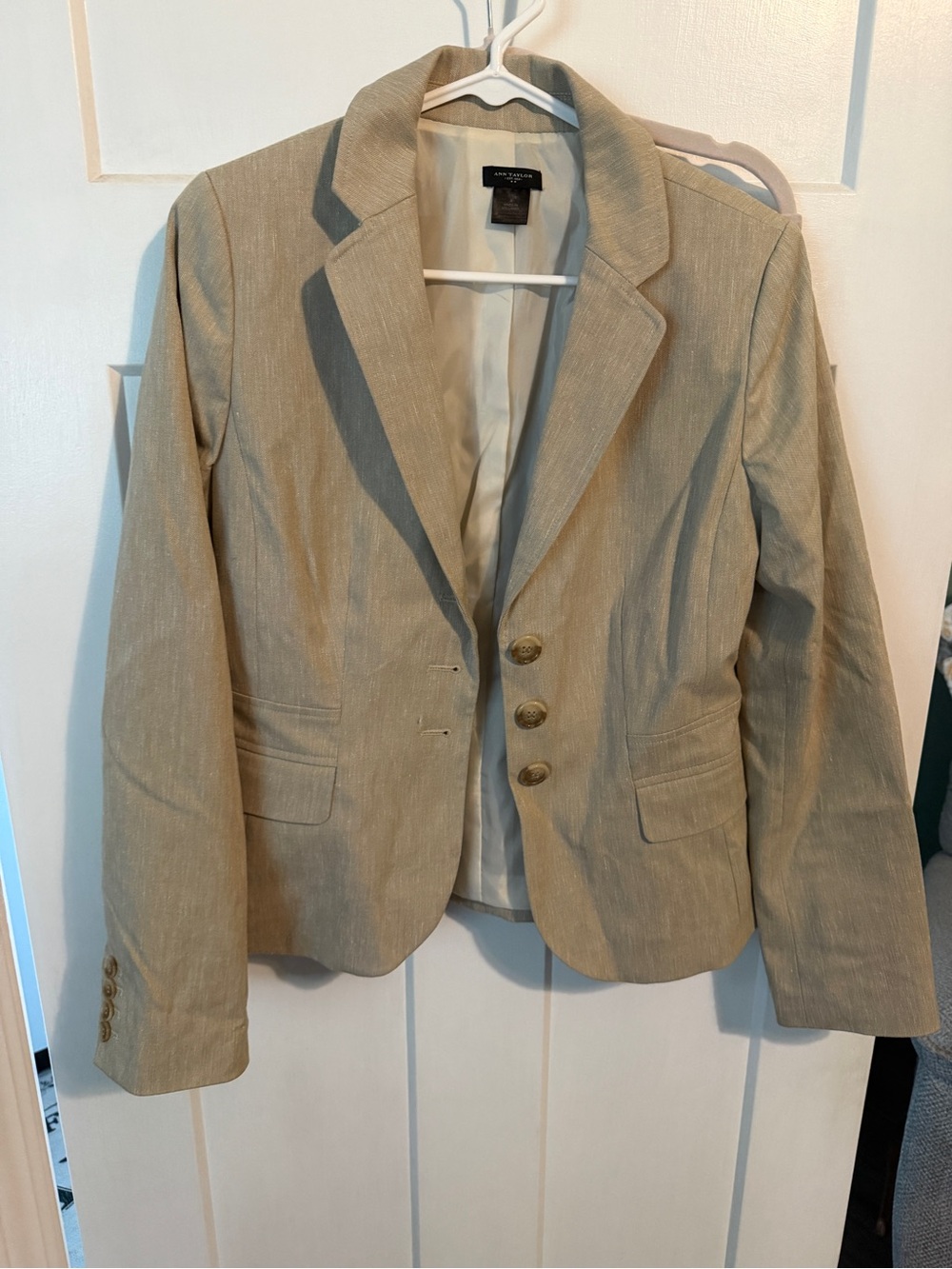 Ann Taylor Women's Beige/Tan Blazer Jacket - Tailored Three-Button